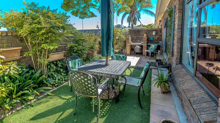 2 Bedroom Property for Sale in Sonstraal Heights Western Cape